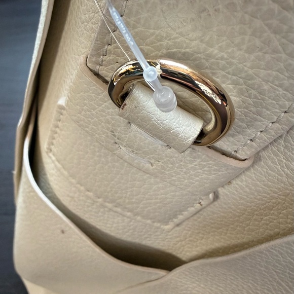 VGC Furla Cream Perforated Shoulder Bag - Picture 8 of 16